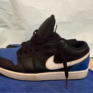 Nike Black and Blue Low-Top Sneakers